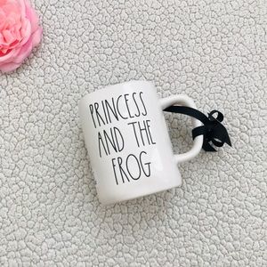 🦄 Rae Dunn PRINCESS AND THE FROG Mug